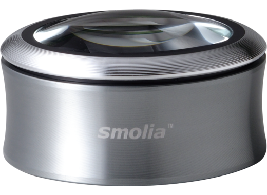 Hand magnifier with white illumination
