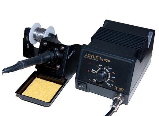 Aoyue 936 soldering station